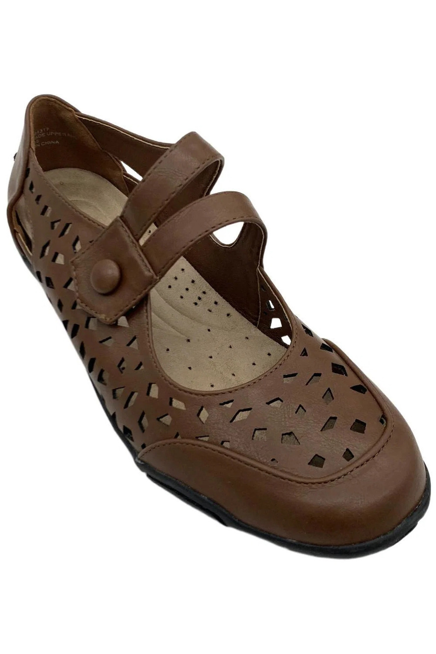 ARRAY Women's Jayden Mary Jane Flats Brown - Medium